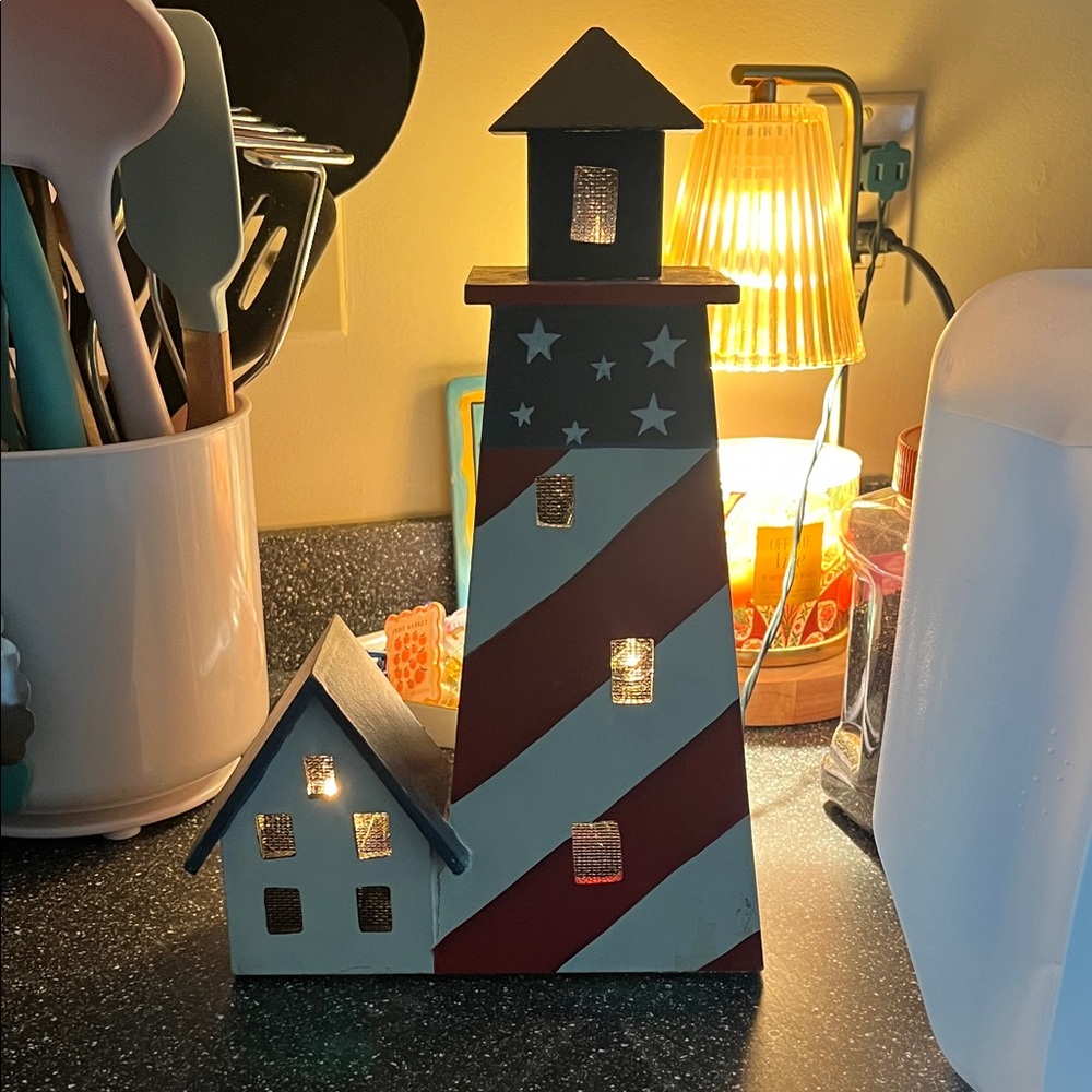 Rustic Americana Lighthouse Decor
